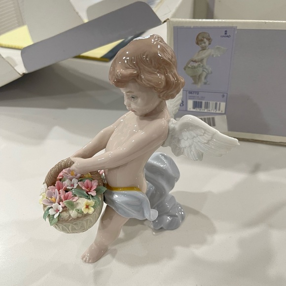 Lladró Heaven’s Harvest Angel - Picture 5 of 5